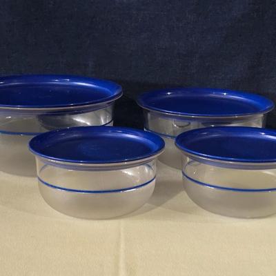 Tupperware Bowls Set