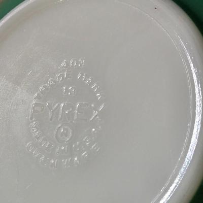 (2) Vintage Pyrex Bowls and 1 lid