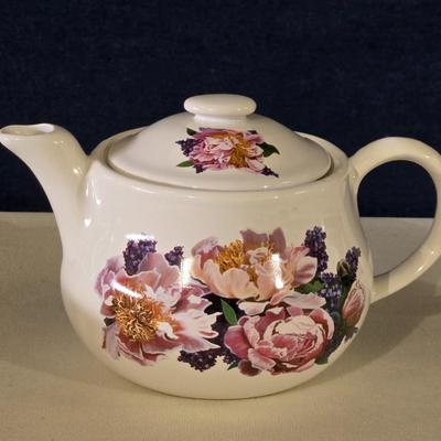 Ciroa Teapot and Creamer