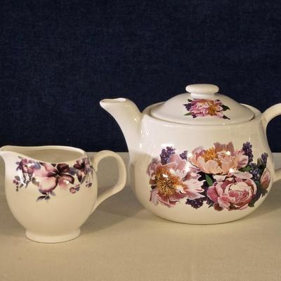 Ciroa Teapot and Creamer