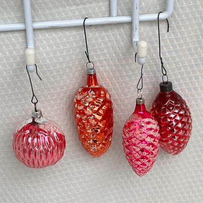 Lot 350 Vintage ornaments #41