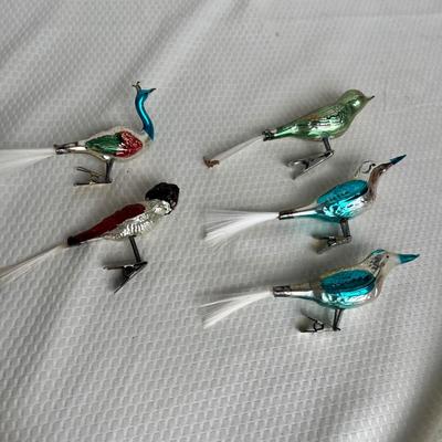 Lot 351 Vintage ornaments #42