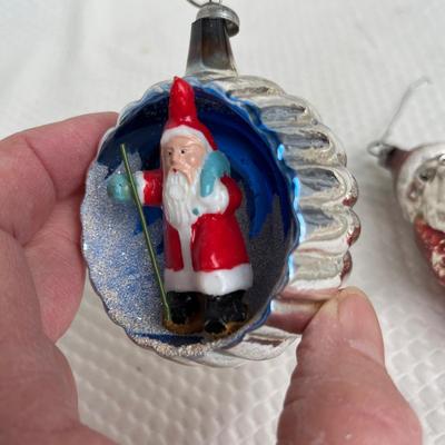 Lot 352 Vintage ornaments #43