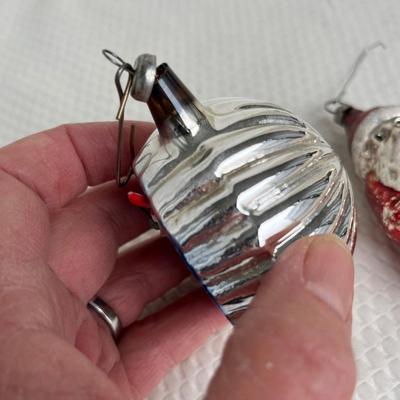 Lot 352 Vintage ornaments #43