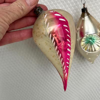 Lot 354 Vintage ornaments #45