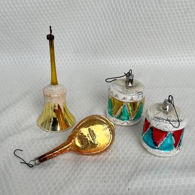Lot 355 Vintage ornaments #46