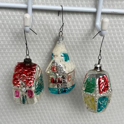 Lot 356 Vintage ornaments #47