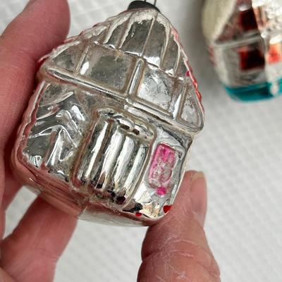 Lot 356 Vintage ornaments #47