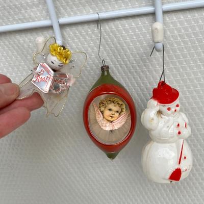 Lot 359 Vintage ornaments #49