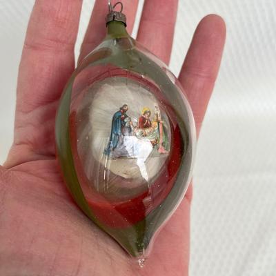 Lot 359 Vintage ornaments #49