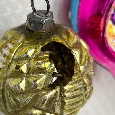 Lot 363 Vintage ornaments #52