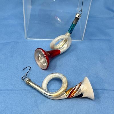 Lot 376 Vintage ornaments #54