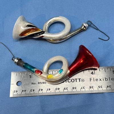 Lot 376 Vintage ornaments #54