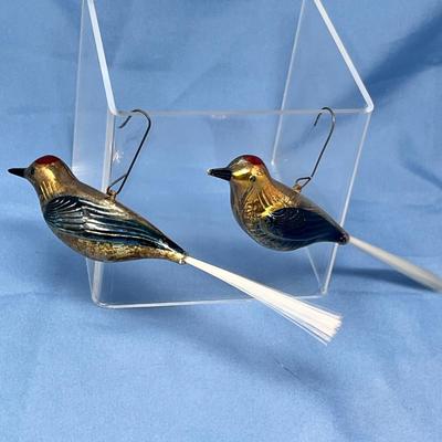 Lot 377 Vintage ornaments #55