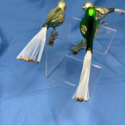 Lot 378 Vintage ornaments #56