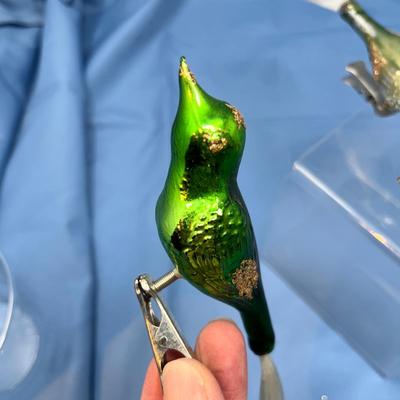 Lot 378 Vintage ornaments #56