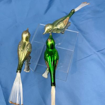 Lot 378 Vintage ornaments #56