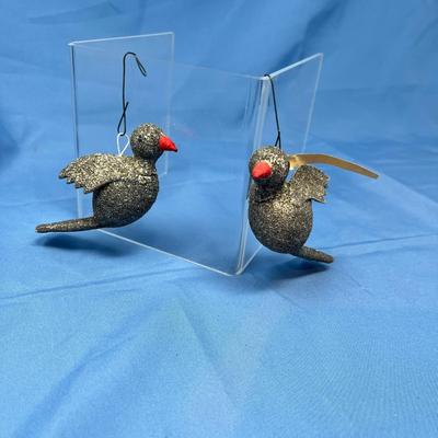 Lot 379 Vintage ornaments #57