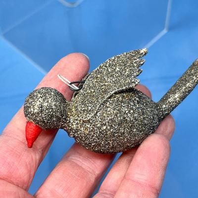 Lot 379 Vintage ornaments #57
