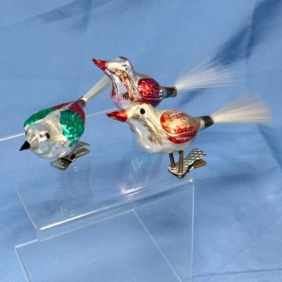 Lot 380 Vintage ornaments #58