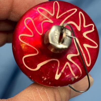Lot 382 Vintage ornaments #60