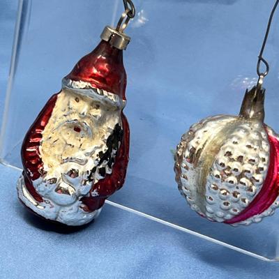 Lot 390 Vintage ornaments #69