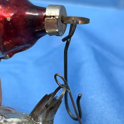 Lot 390 Vintage ornaments #69