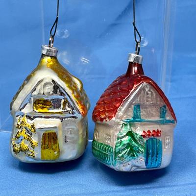 Lot 396 Vintage ornaments #73