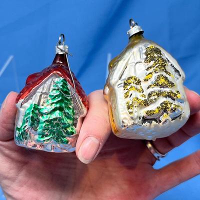 Lot 396 Vintage ornaments #73