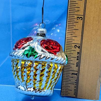 Lot 397 Large fruit basket ornament