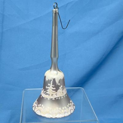 Lot 400 Large bell ornament