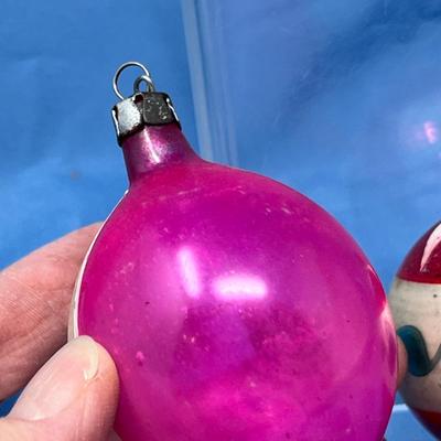 Lot 407 Vintage ornaments #80