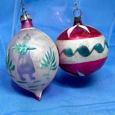 Lot 407 Vintage ornaments #80