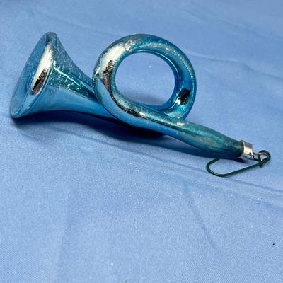 Lot 411 Horn ornament