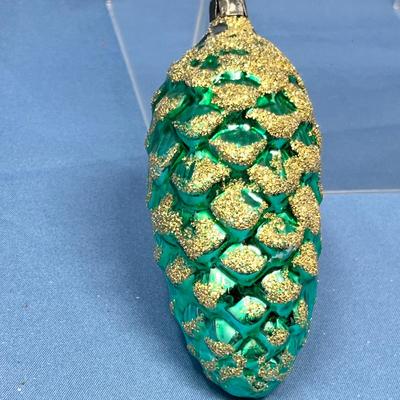 Lot 412 Pine cone