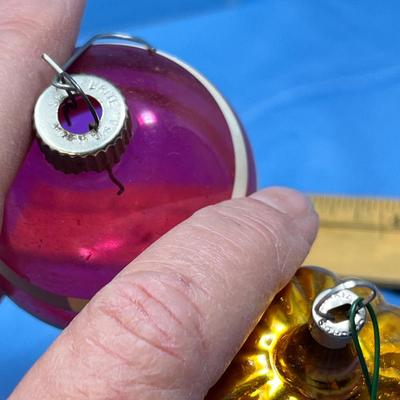 Lot 413 Vintage ornaments #82