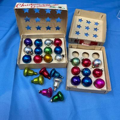 Lot 420 2 boxes mini ornaments
