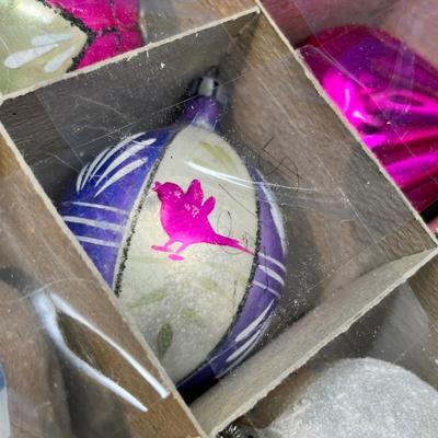 Lot 425 Box of Fancy ornaments