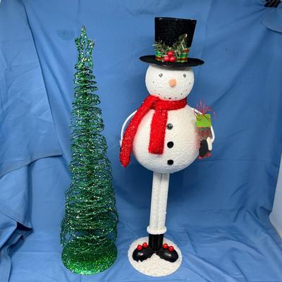 Lot 431 Bobble body snowman & tree