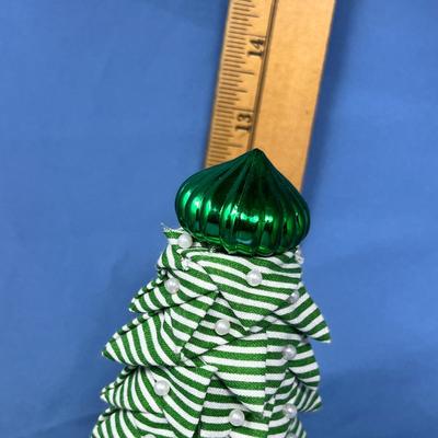 Lot 432 Quilt Christmas trees