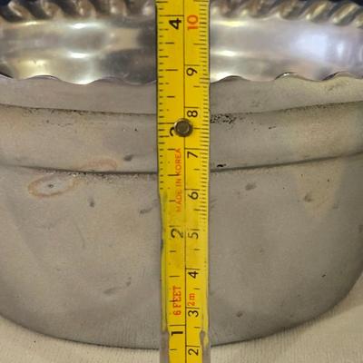 Aluminum Ribbon Edge Bowl with Handles