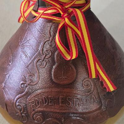 VINTAGE RETRO SPANISH PORRON WINE DECANTER