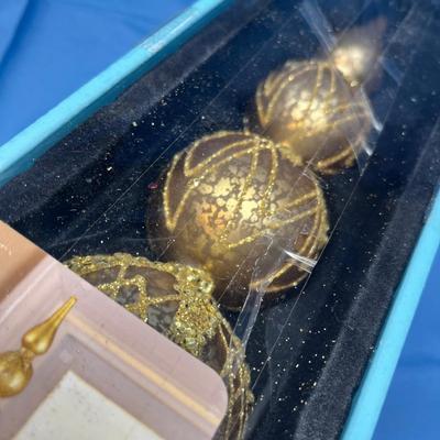 Lot 439 Martha Stuart Tree Topper