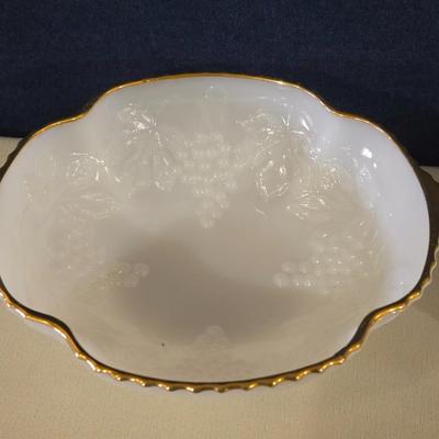 Gold Gilt Edge Milk Glass Set