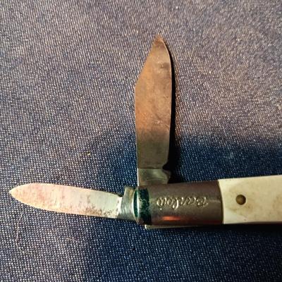 3 POCKET KNIVES