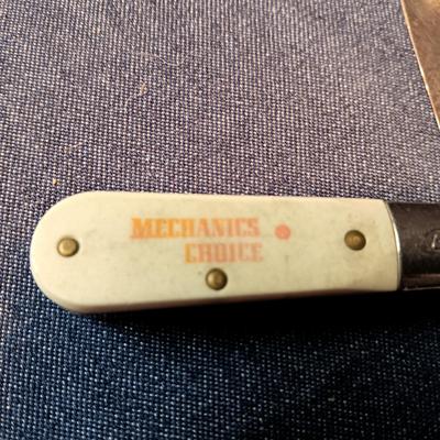 3 POCKET KNIVES