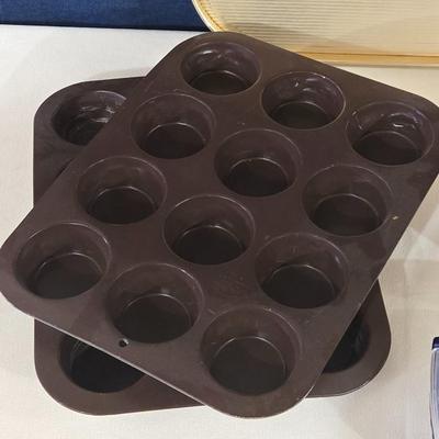 Mixed Kitchen Lot - Gold Tone Tray, Muffin Tins, and Plastic Storage Bowls