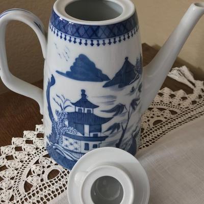 Mottahedeh Japanese Design Teapot Made in Portugal