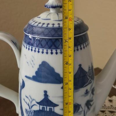 Mottahedeh Japanese Design Teapot Made in Portugal