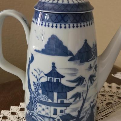 Mottahedeh Japanese Design Teapot Made in Portugal